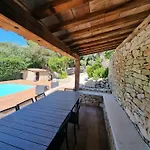Thaïs Villa