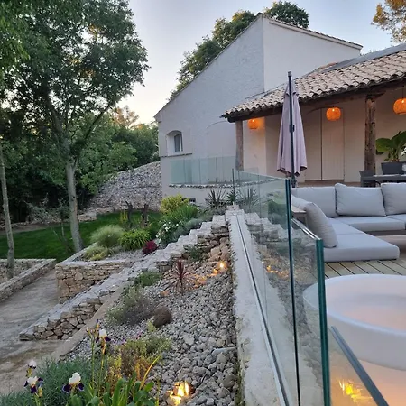 Thaïs Villa Nîmes
